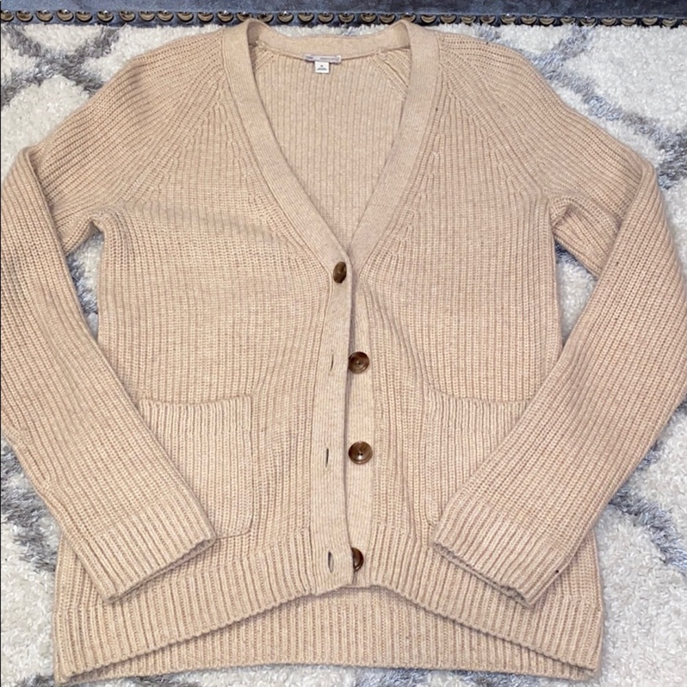 TAN GAP CARDIGAN- MEDIUM